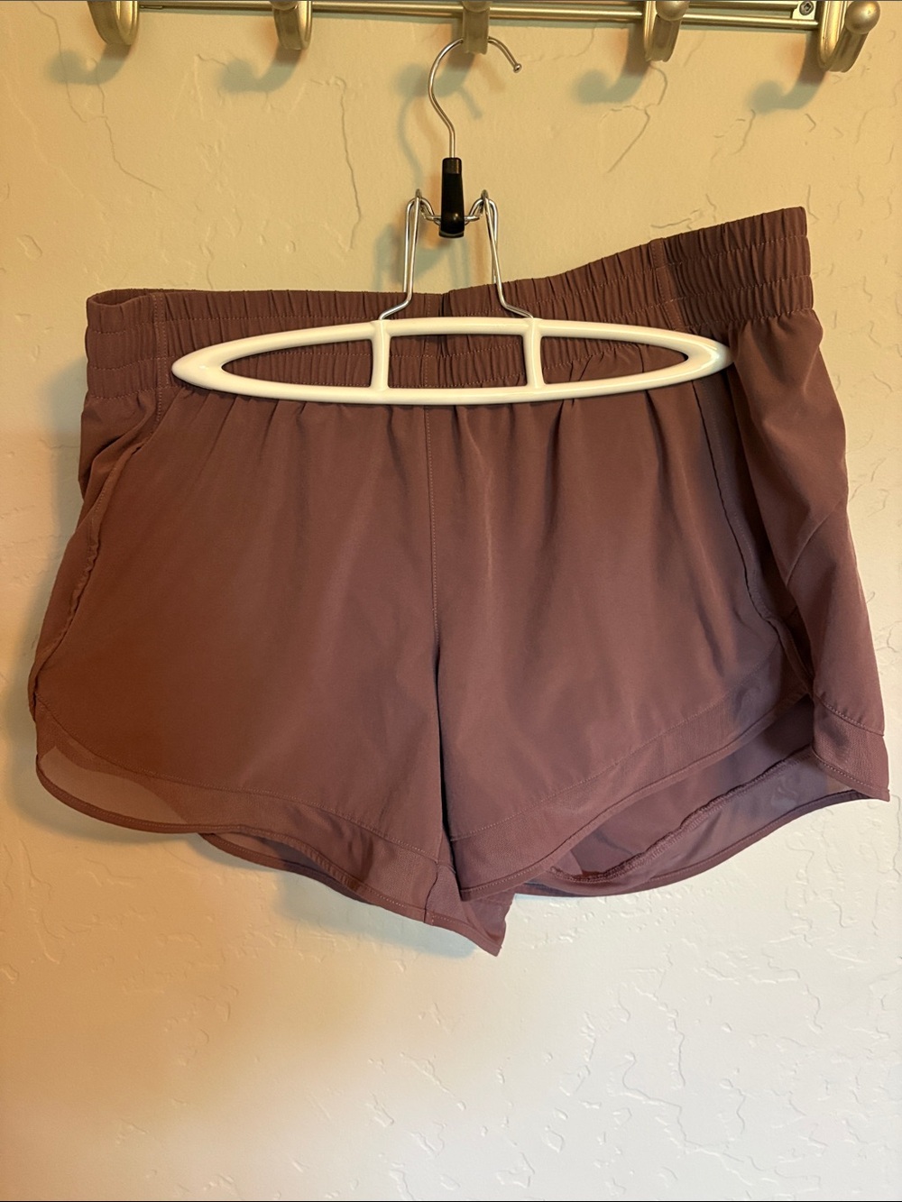 Athleta Dusty Mauve Mesh Racer 4in Running Shorts